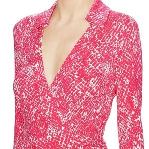 New DVF hot pink snake print wrap dress size 0